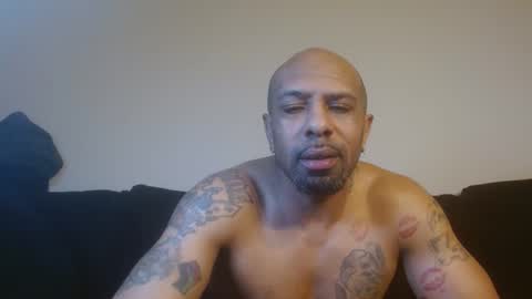 420flyguy online show from December 15, 6:18 am