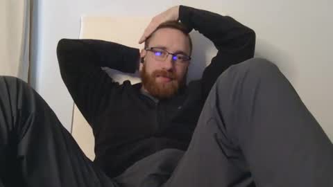 8InchesAndSomeHoles online show from February 12, 7:09 pm