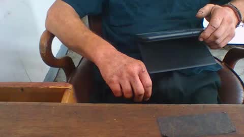 8intenn online show from October 17, 12:42 pm