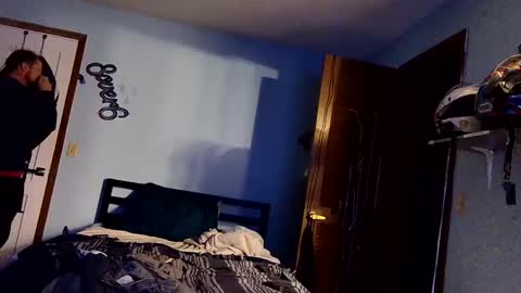 8over6 online show from December 6, 3:41 am