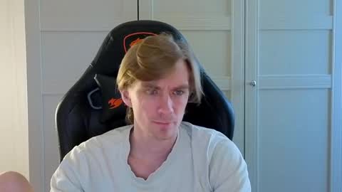 Roman Bellic online show from April 26, 2:25 pm