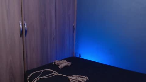 _a_r_o_n_ online show from December 19, 3:09 pm