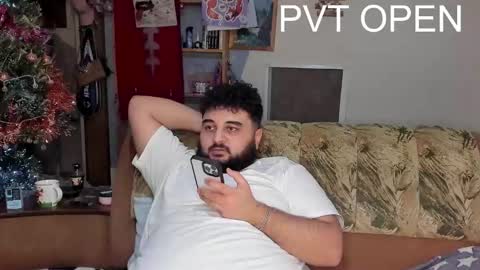 Snapshot of _alan_bear_ chatting on February 20, 6:02 pm Alan online show from February 20, 6:02 pm