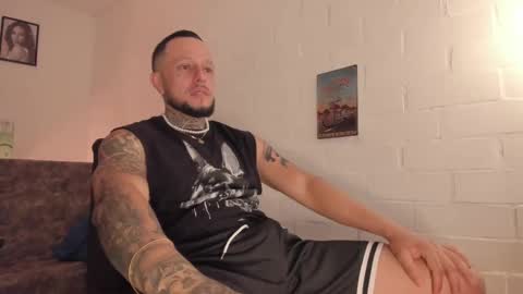 Snapshot of _emilio_escobar chatting on September 29, 9:41 am Emilio online show from September 29, 9:41 am