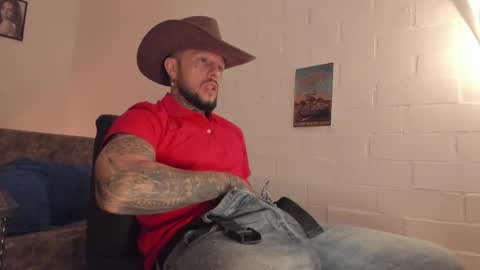 Snapshot of _emilio_escobar chatting on September 26, 10:13 am Emilio online show from September 26, 10:13 am