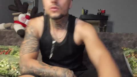 Snapshot of _emilio_escobar chatting on December 13, 10:19 am Emilio online show from December 13, 10:19 am