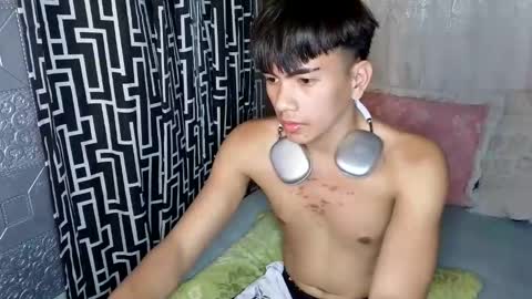 _jamescock online show from April 20, 4:59 am