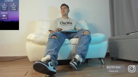 Snapshot of _juanes__ chatting on January 30, 11:45 pm _juanes__ online show from January 30, 11:45 pm