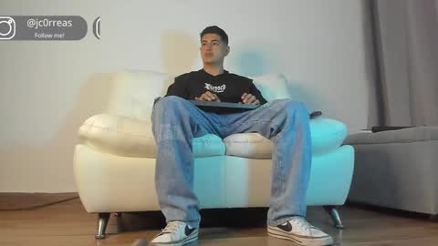 Snapshot of _juanes__ chatting on January 9, 11:56 pm _juanes__ online show from January 9, 11:56 pm