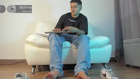 Snapshot of _juanes__ chatting on January 6, 8:50 pm _juanes__ online show from January 6, 8:50 pm