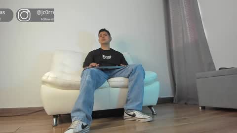 Snapshot of _juanes__ chatting on December 30, 3:02 pm _juanes__ online show from December 30, 3:02 pm