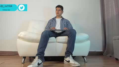 Snapshot of _juanes__ chatting on January 3, 3:33 pm _juanes__ online show from January 3, 3:33 pm
