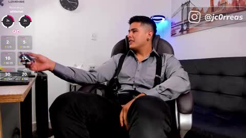 Snapshot of _juanes__ chatting on October 21, 9:28 pm _juanes__ online show from October 21, 9:28 pm