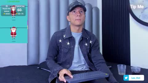 _leohot_ online show from December 2, 3:31 am