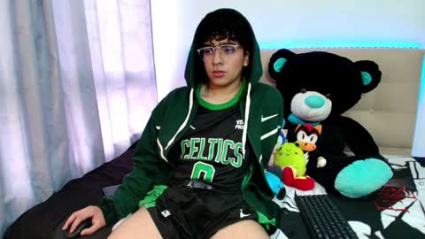 Snapshot of _nickconnor1 chatting on December 15, 10:04 pm Nicolas online show from December 15, 10:04 pm
