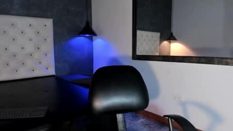 wav online show from December 19, 8:00 am