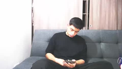 Juan Pablo-independent model online show from March 7, 4:21 am