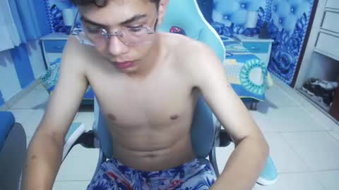 Liam scott  online show from February 5, 1:58 am