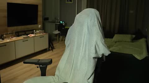 OLIVERERENMARCUSpvt is open online show from February 3, 3:04 am