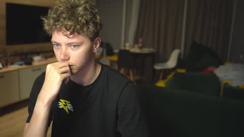 OLIVERERENMARCUSpvt is open online show from December 26, 3:16 am