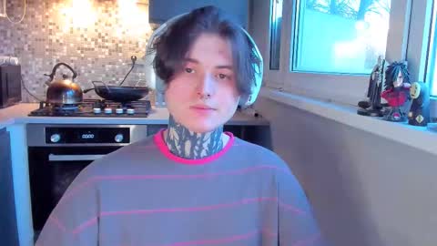 _torfin_ online show from February 3, 6:11 am