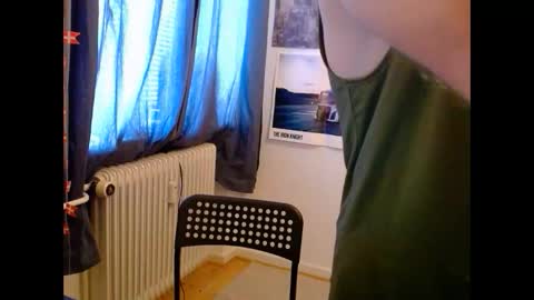 _whoisthatguy_ online show from February 15, 2:47 pm