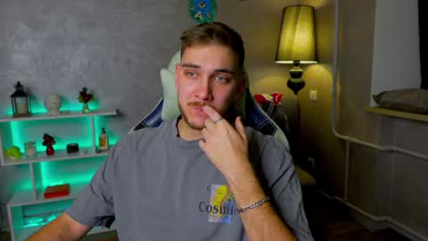 Alex online show from December 20, 2:08 am