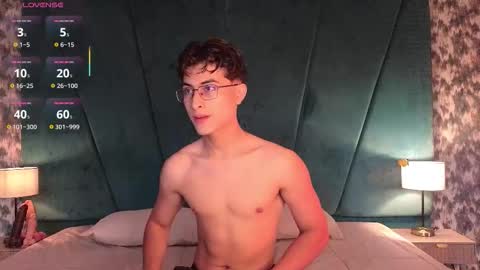 Aaron Ezequiel online show from February 11, 9:09 pm