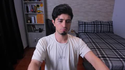 Aaron online show from December 2, 10:02 pm