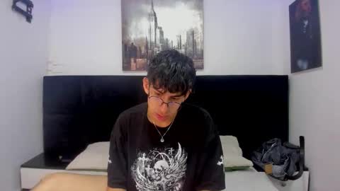 Aron online show from November 10, 7:41 pm