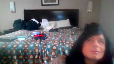 Snapshot of aaronprezent chatting on December 5, 12:55 pm aaronprezent online show from December 5, 12:55 pm