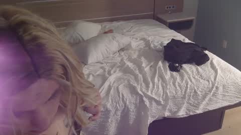 Snapshot of aaronprezent chatting on January 1, 8:26 pm aaronprezent online show from January 1, 8:26 pm