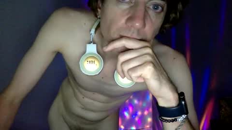 Aaron White online show from January 30, 3:55 am