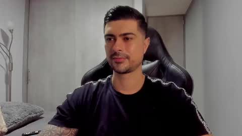 Snapshot of adam_clarke chatting on January 9, 10:20 am adam clarke online show from January 9, 10:20 am