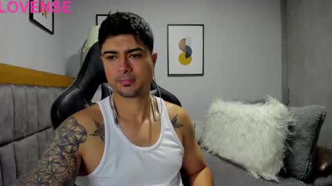 Snapshot of adam_clarke chatting on October 15, 10:12 am adam clarke online show from October 15, 10:12 am