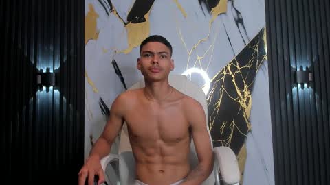 Snapshot of adam_piarse chatting on February 24, 10:36 pm adam_piarse online show from February 24, 10:36 pm