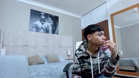 Snapshot of adam_piarse chatting on October 15, 8:49 pm adam_piarse online show from October 15, 8:49 pm