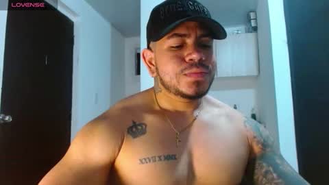 adam shilder7 online show from February 4, 11:22 pm