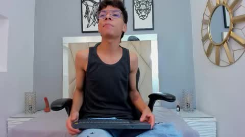 Adams Bobby online show from November 26, 2:42 pm