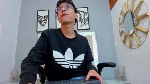 Adams Bobby online show from March 29, 11:21 am