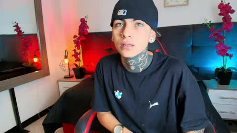 AdamsWalkerr  online show from March 30, 12:28 pm