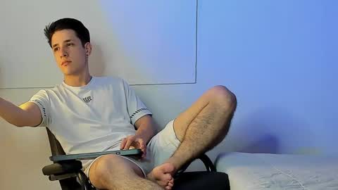 adan online show from February 8, 11:02 pm