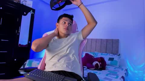 ADRIAN online show from March 12, 7:32 pm