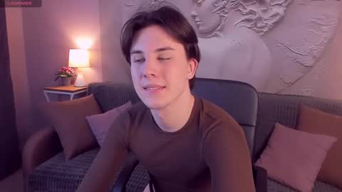 adrianoaubert online show from March 9, 10:30 am