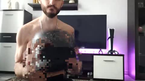 Snapshot of adrianohunt chatting on December 3, 8:14 am Adriano online show from December 3, 8:14 am