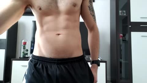 Snapshot of adrianohunt chatting on January 29, 9:33 am Adriano online show from January 29, 9:33 am