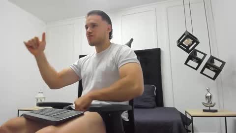 Adrein Roche online show from November 22, 11:37 pm