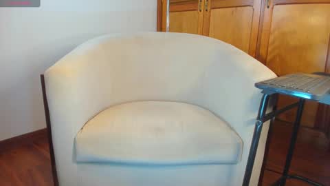 Snapshot of adrikcano_m chatting on March 10, 2:17 am Santi online show from March 10, 2:17 am