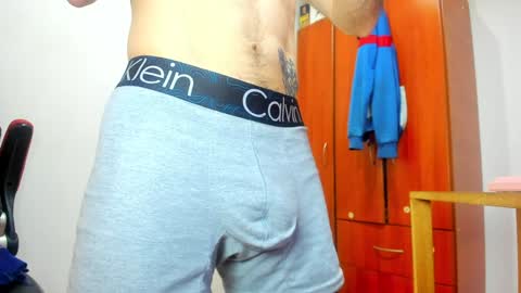 Agustin online show from December 26, 5:51 pm