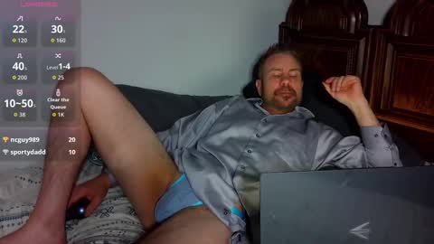 Blue Eyed Handsome Man online show from February 21, 2:23 am